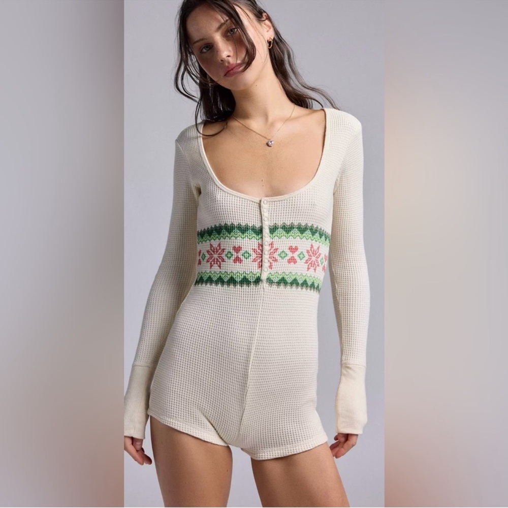 New! Urban Outfitters Cream Lounge Around Waffle Soft Fair isle Henley Romper S